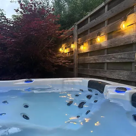 Duna - Japandi Met Topontbijt & Wellness Frühstückspension 4*
