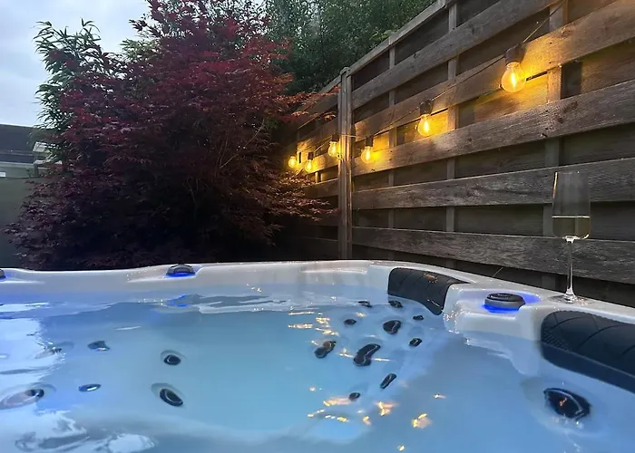 Duna - Japandi Met Topontbijt&wellness Bed & Breakfast 4*